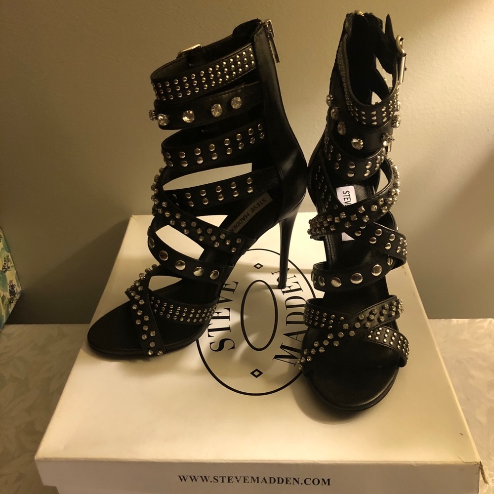 NIB Steve Madden studded high heels